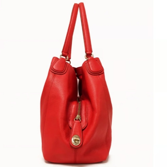 COACH Red Pebbled Leather shoulder bag with dust bag - Picture 3 of 9